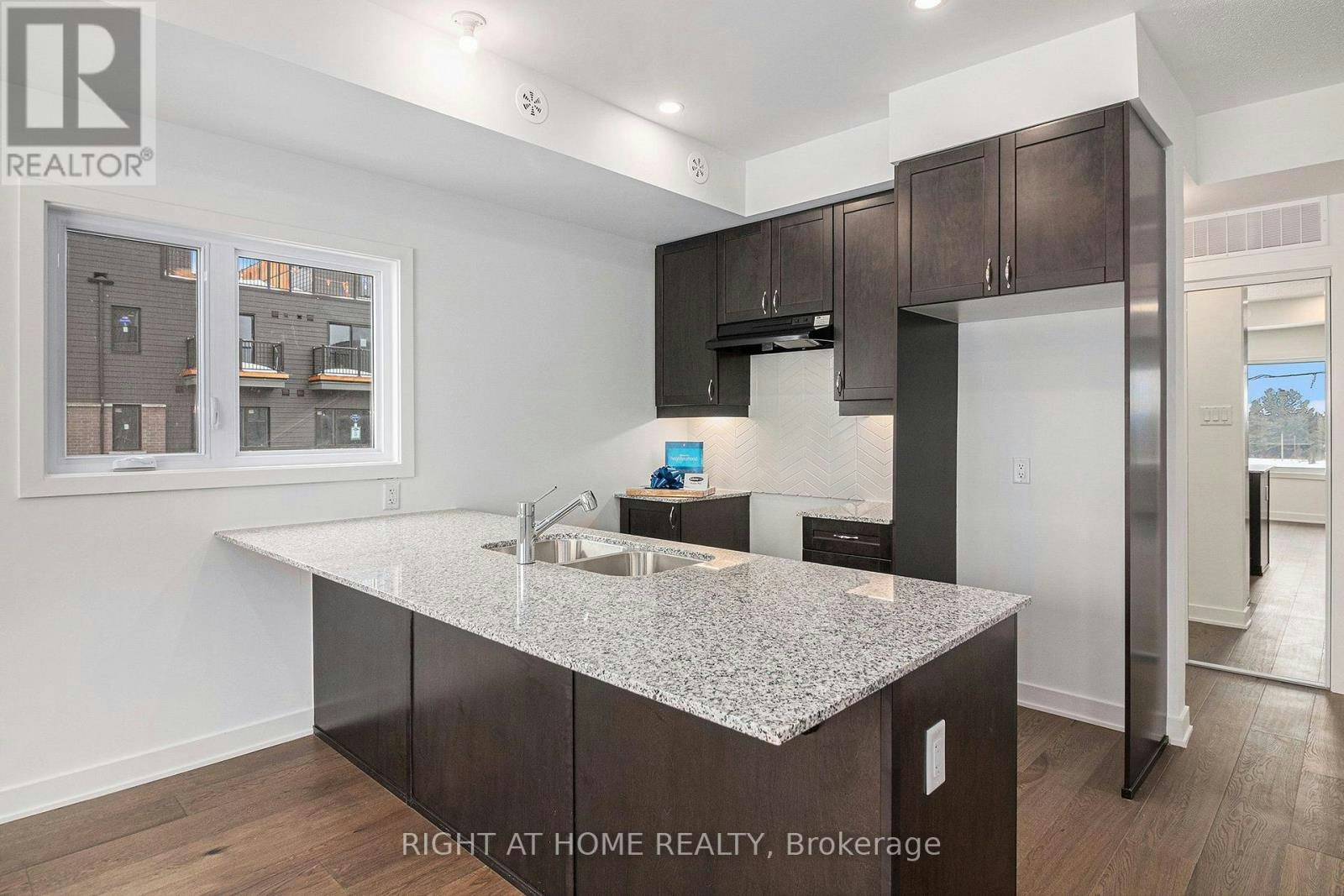 402 Mishi Private, Ottawa, ON, K1K 5C5 - 3