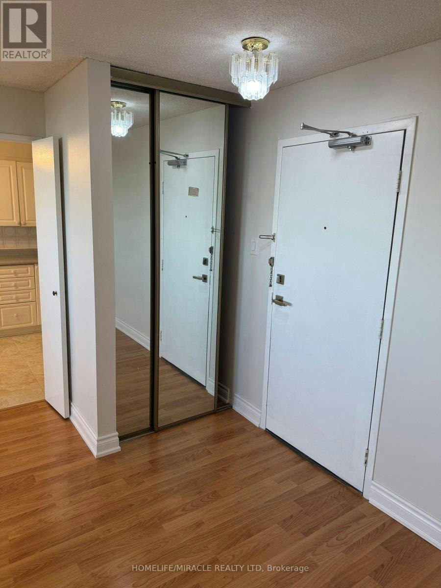 PH9-120 Dundalk Drive, Toronto, ON, M1P 4V9