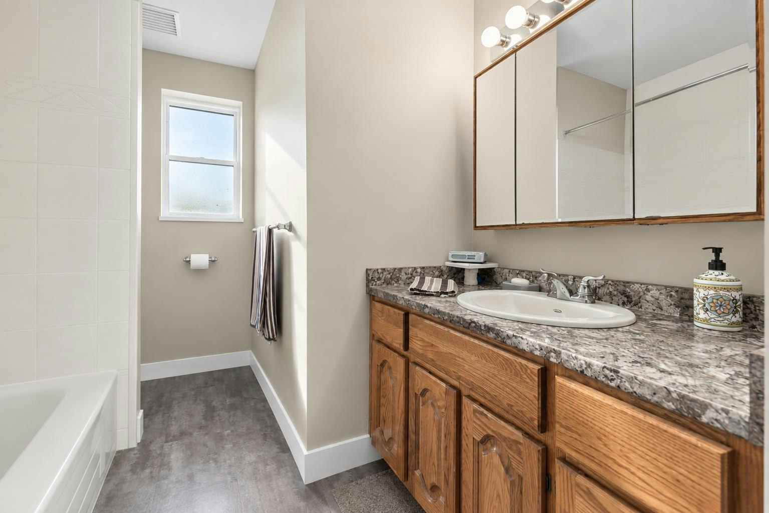 14287 73a Avenue, Surrey, BC, V3W 2R9 - 16
