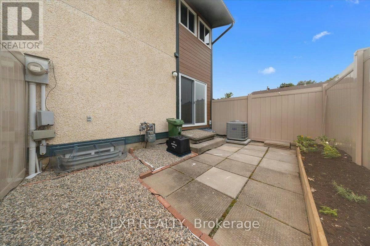 1449 Ridgebrook Drive, Ottawa, ON, K1B 4T1 - 34