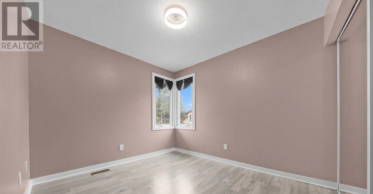 1449 Ridgebrook Drive, Ottawa, ON, K1B 4T1 - 25