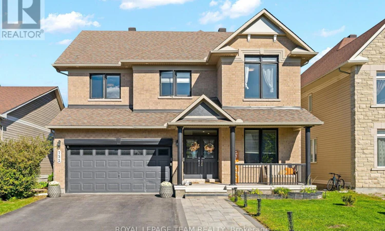 732 Lakebreeze Circle