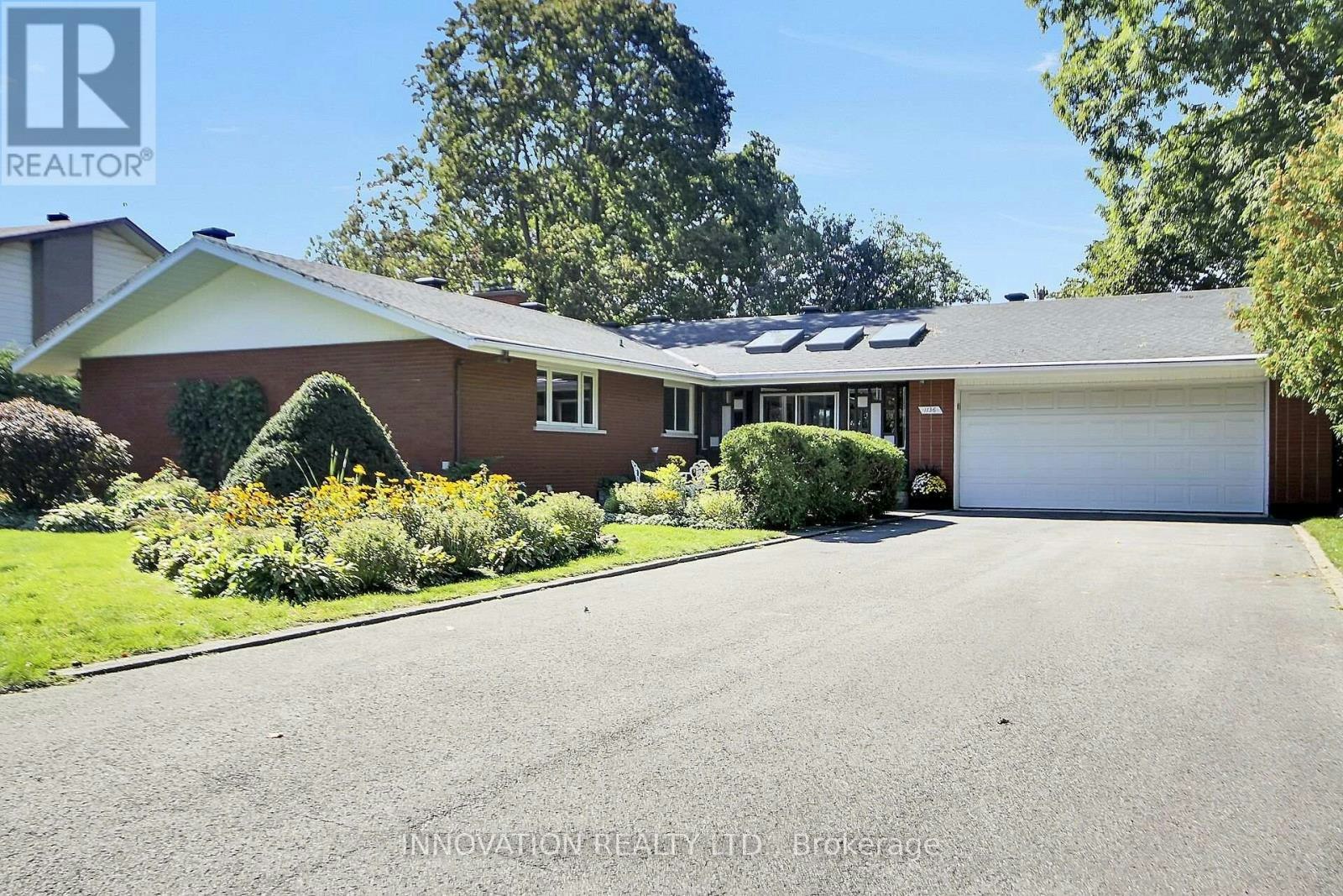 1136 Castle Hill Crescent, Ottawa, ON, K2C 2A8