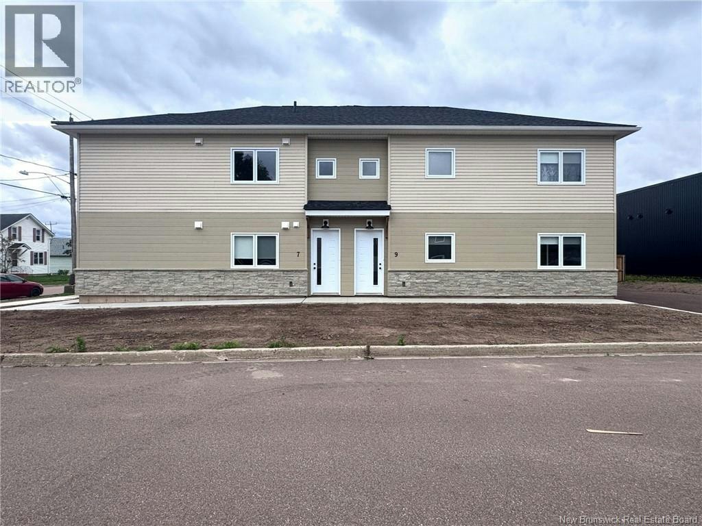 42 Winnipeg Street, Moncton, NB, E1C 7C4