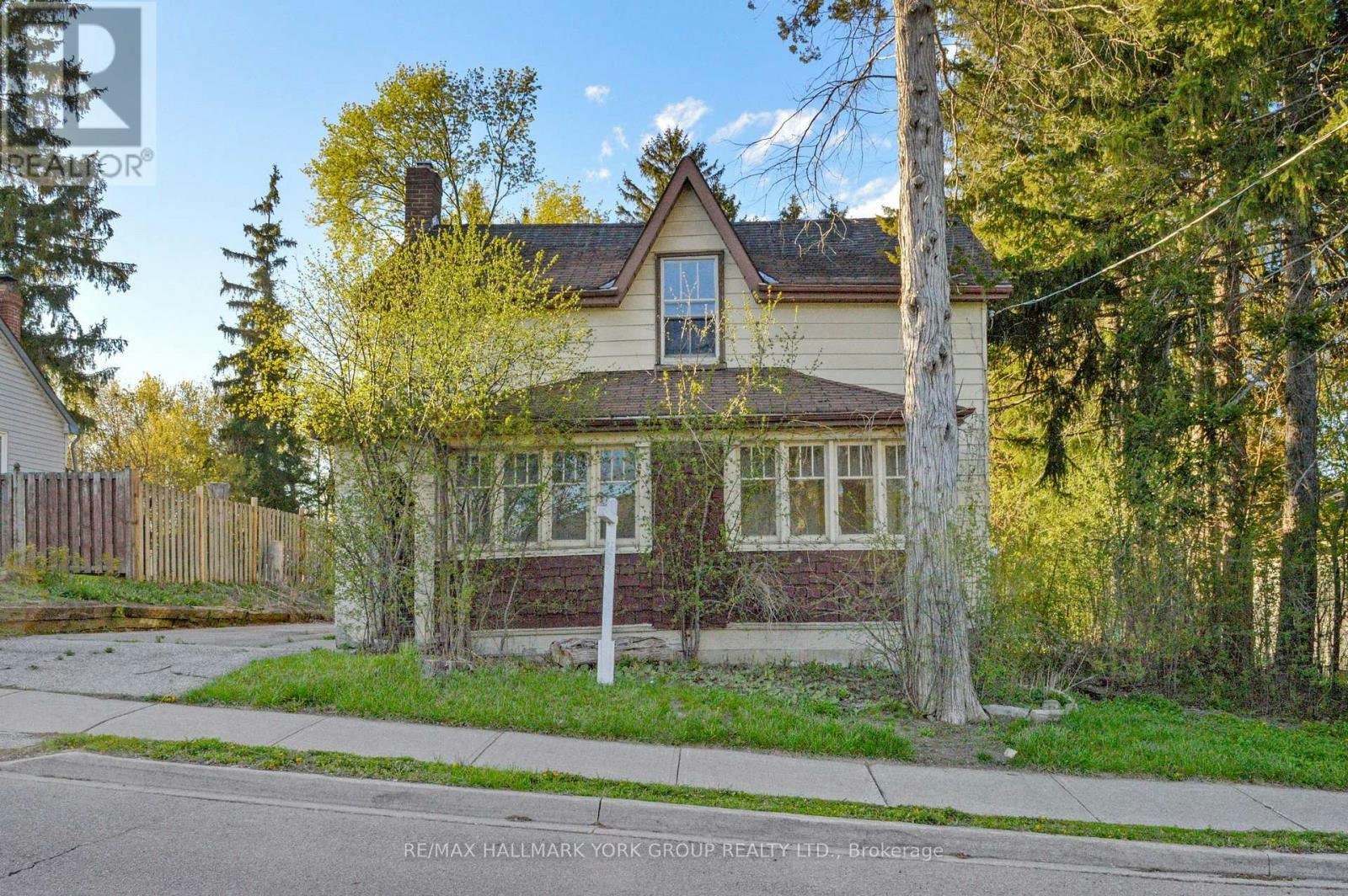 148 Centre Street, Aurora, ON, L4G 1K1