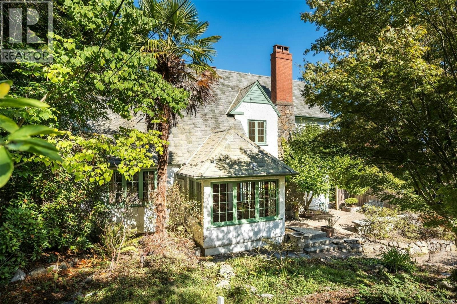30 Beach Drive, Oak Bay, BC, V8S 2L2 - 6
