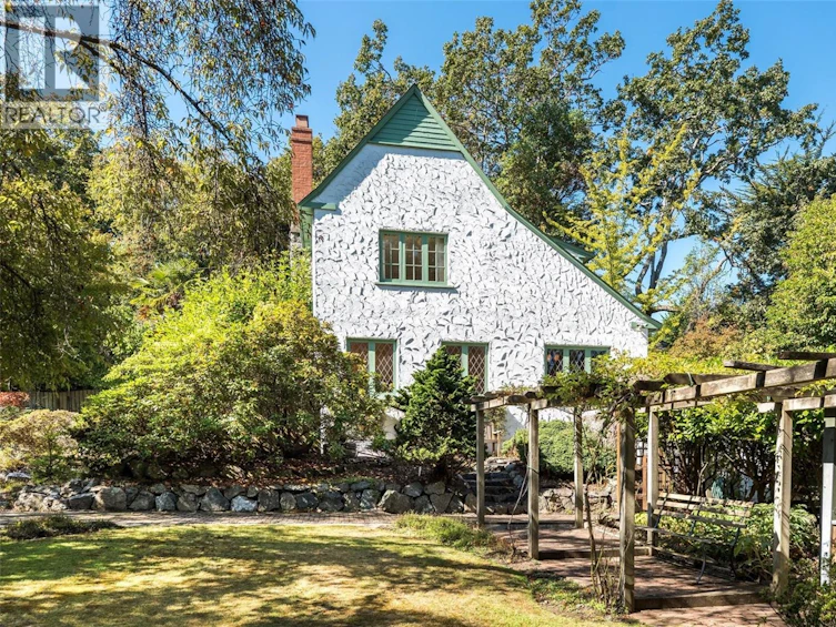 30 Beach Drive, Oak Bay, BC, V8S 2L2 - 4
