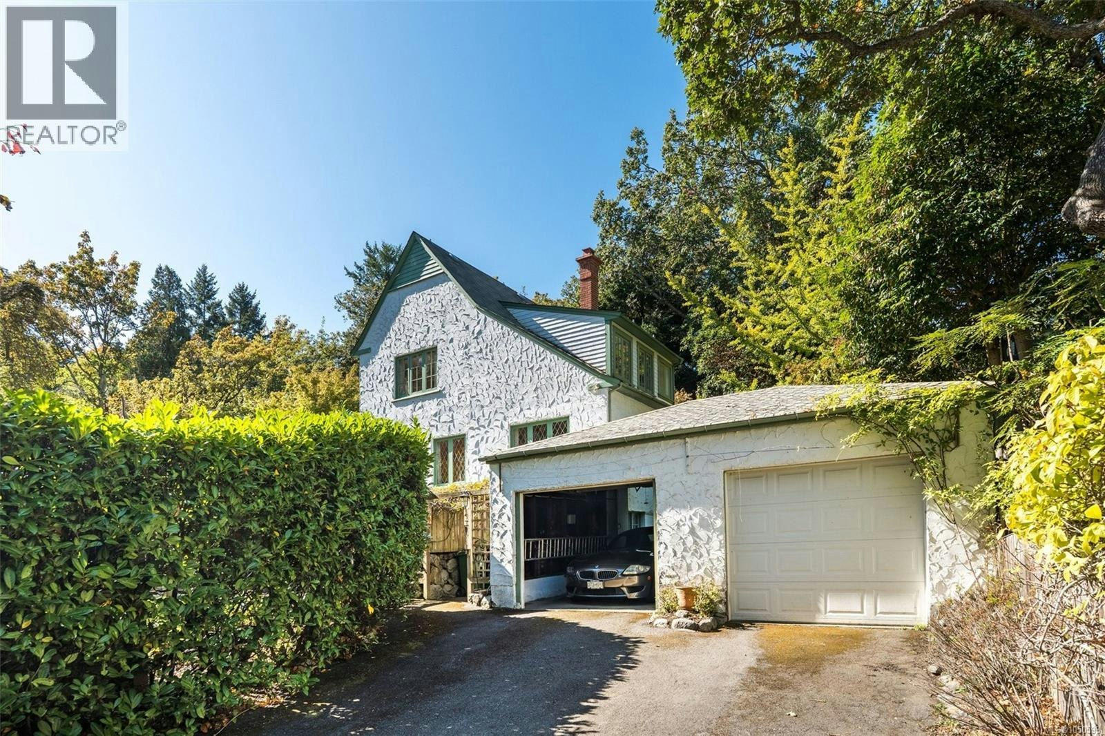 30 Beach Drive, Oak Bay, BC, V8S 2L2 - 28