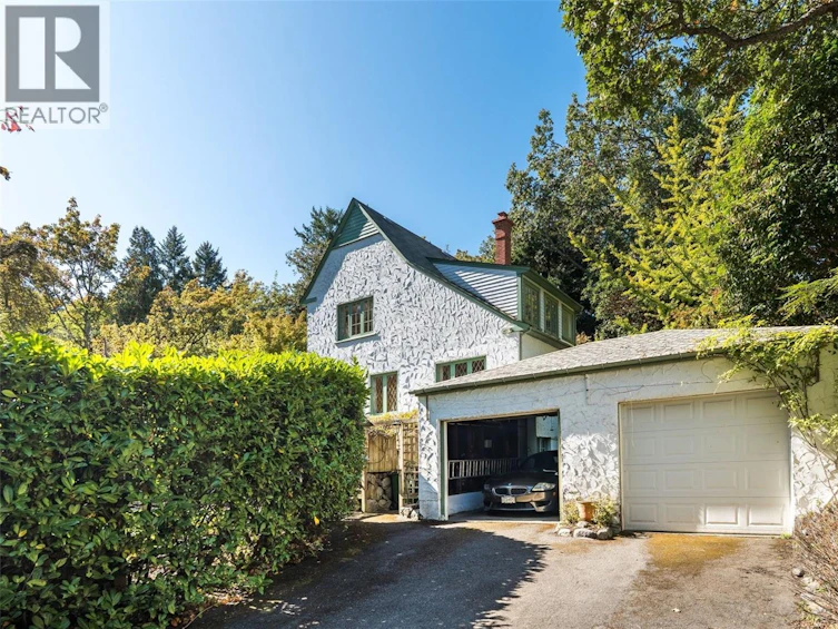 30 Beach Drive, Oak Bay, BC, V8S 2L2 - 28