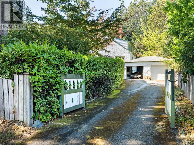 30 Beach Drive, Oak Bay, BC, V8S 2L2 - 27