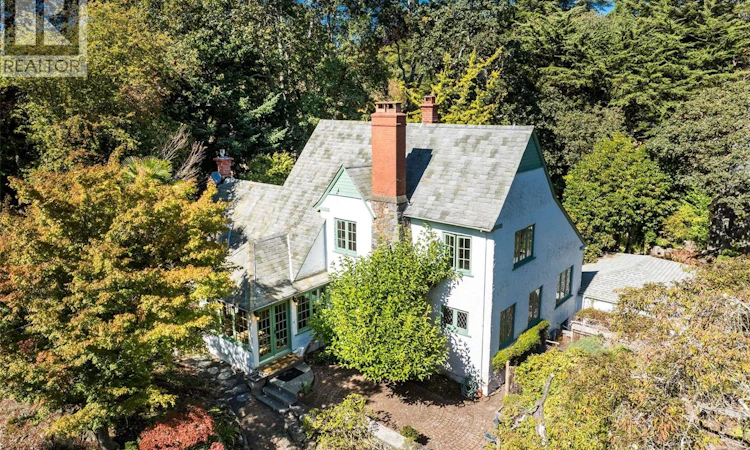 30 Beach Drive