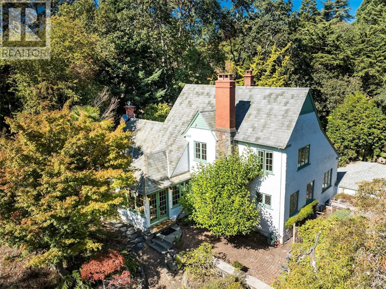 30 Beach Drive, Oak Bay, BC, V8S 2L2