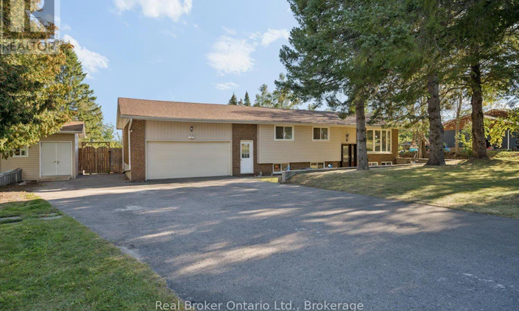 210 Patricia Crescent