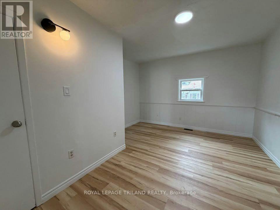 2-21 Jessie Street, St. Thomas, ON, N5P 1P7 - 8