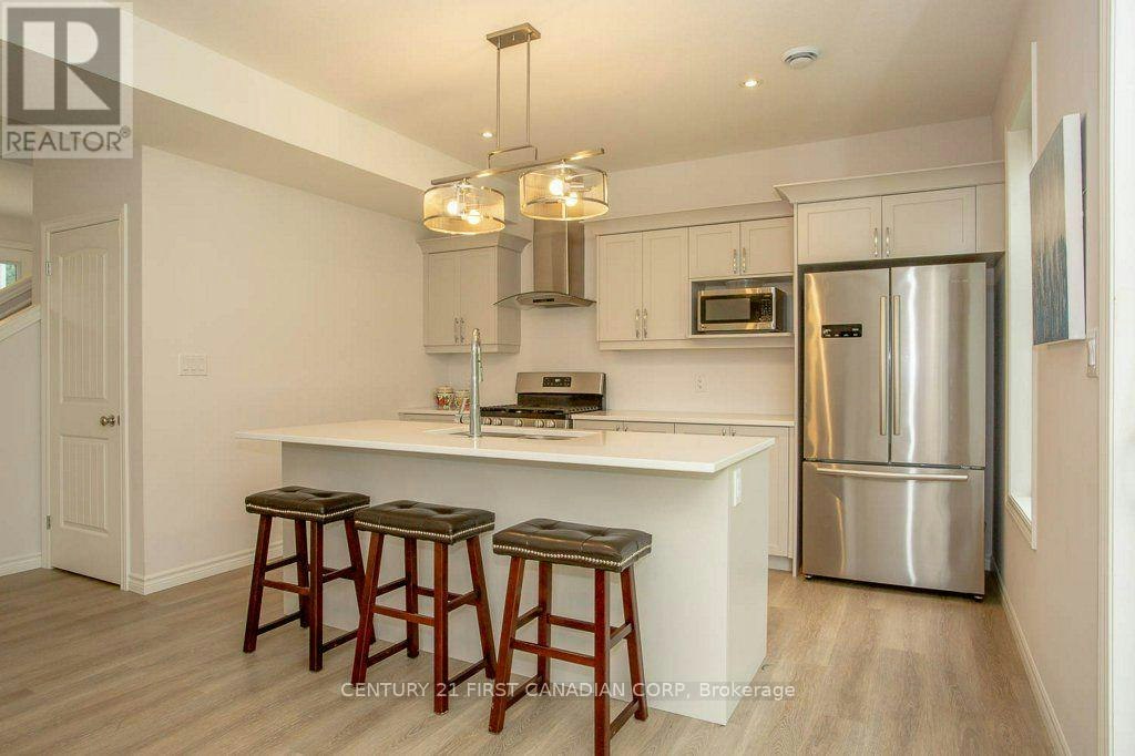 471 George Street, Port Stanley, ON, N5L 0B1 - 2