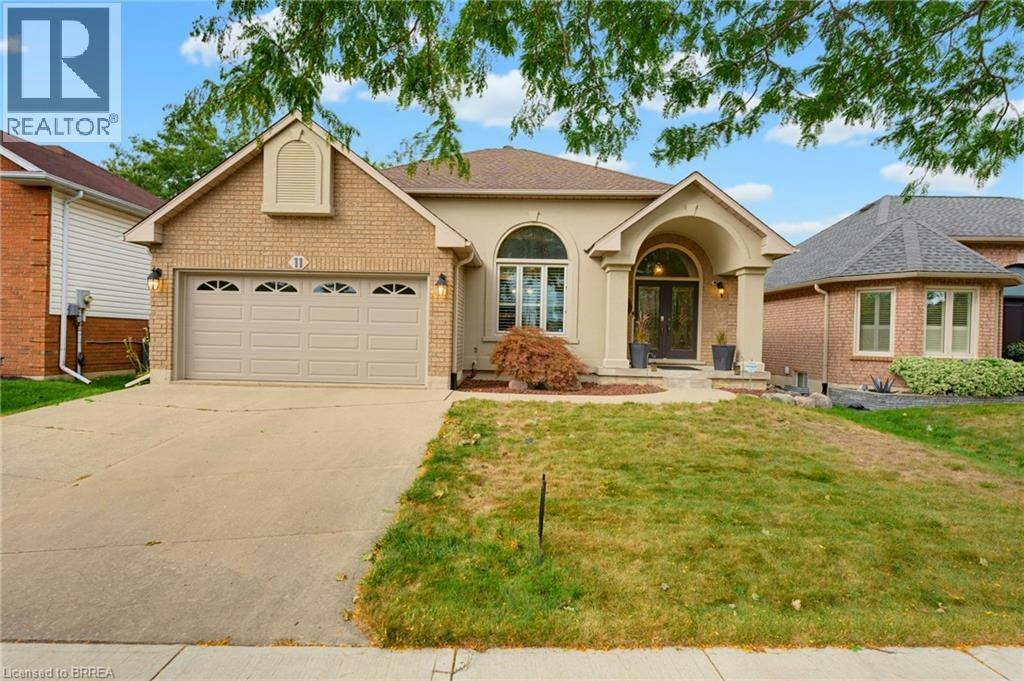 11 Courtland Drive, Brantford, ON, N3R 7V8