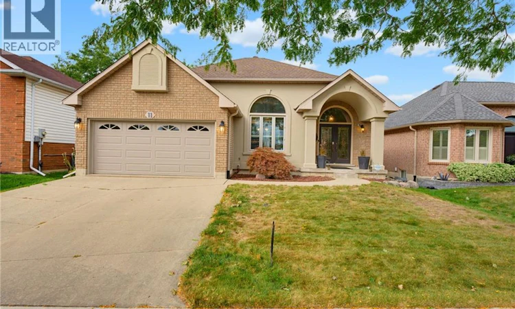 11 Courtland Drive