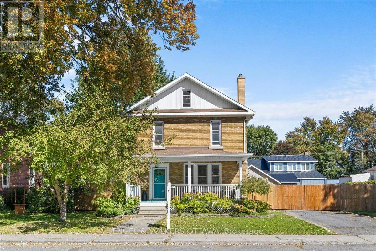 57 King Street W, Hamilton, ON, L9H 1T5