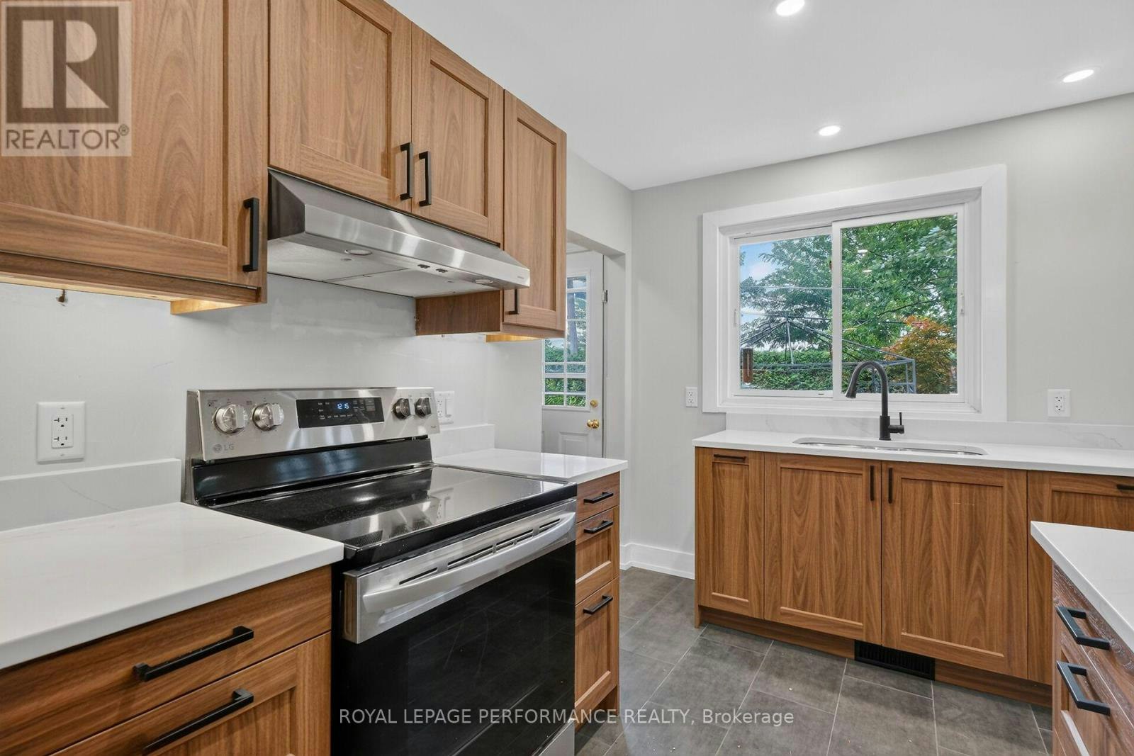 2337 Samuel Drive, Ottawa, ON, K1G 3C3 - 16