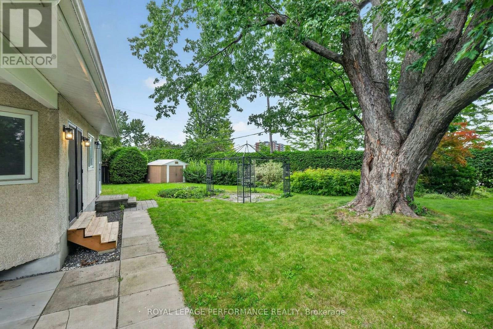 2337 Samuel Drive, Ottawa, ON, K1G 3C3 - 48