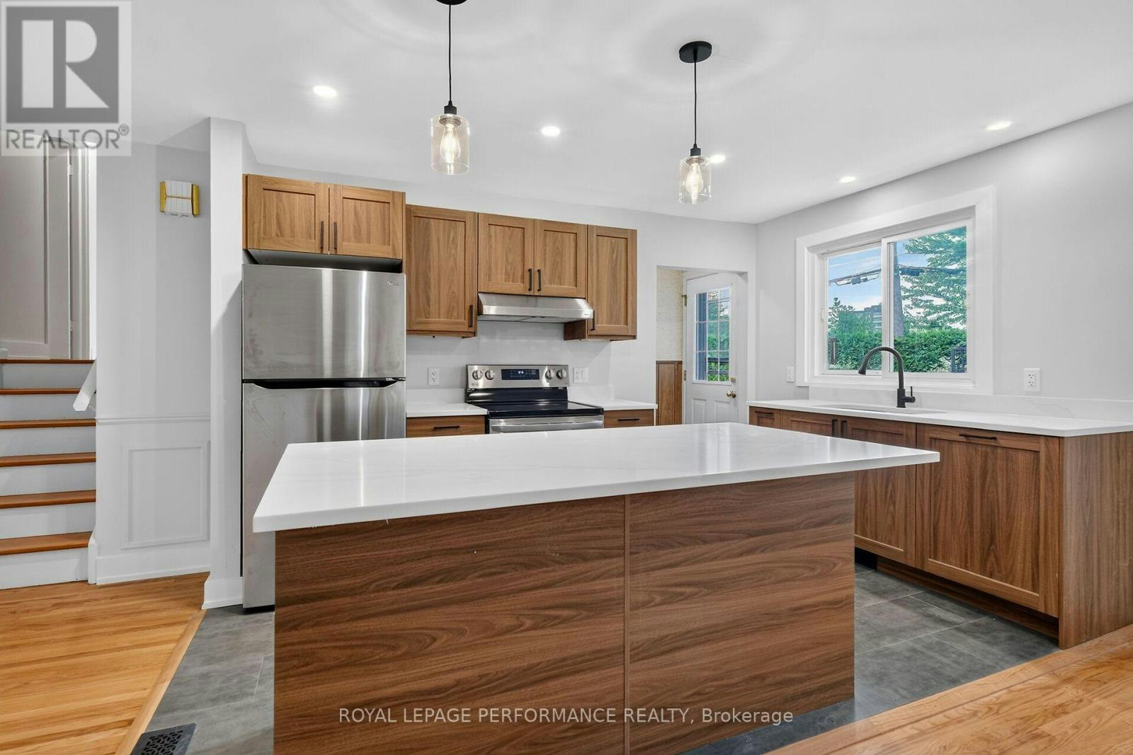 2337 Samuel Drive, Ottawa, ON, K1G 3C3 - 14