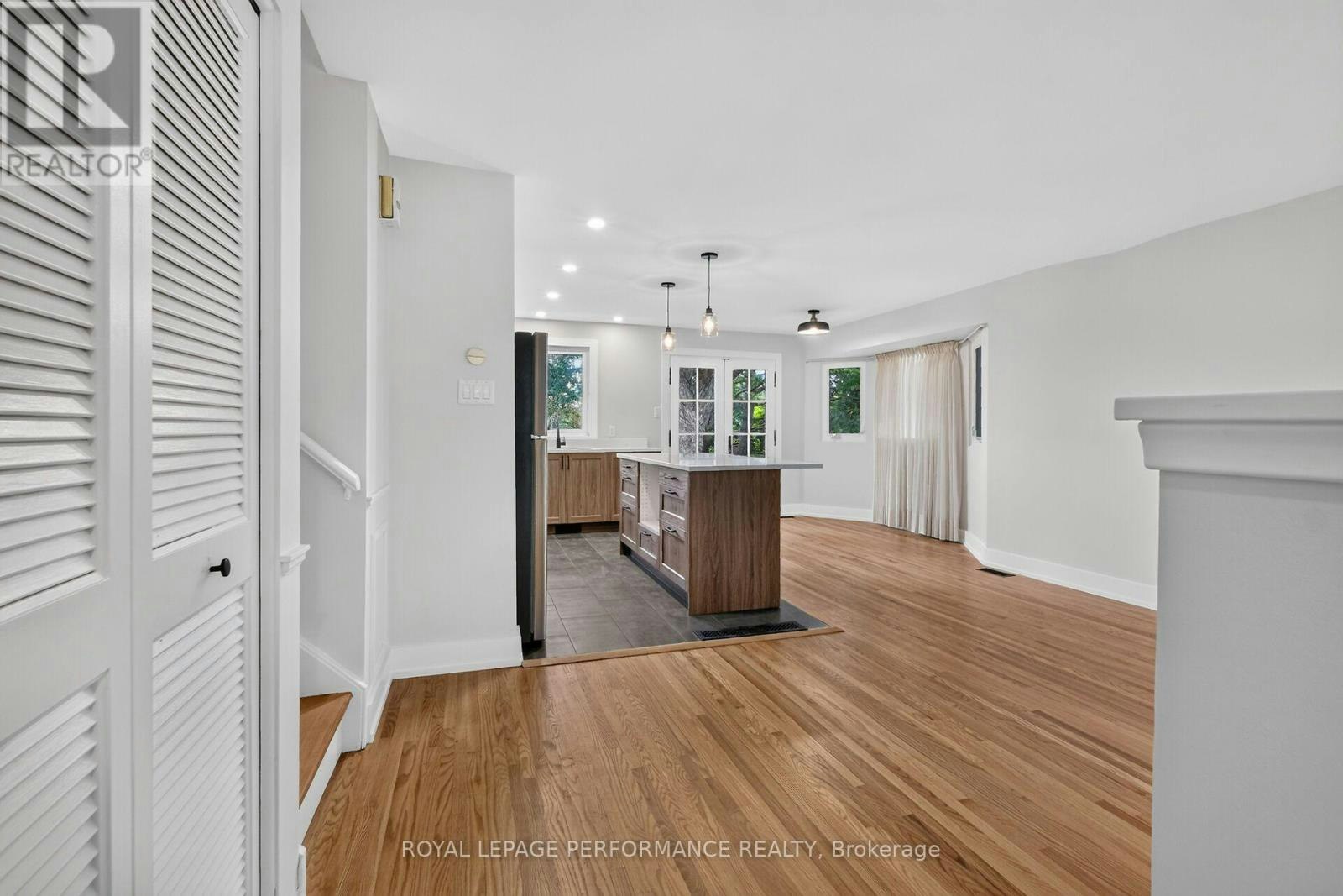 2337 Samuel Drive, Ottawa, ON, K1G 3C3 - 8