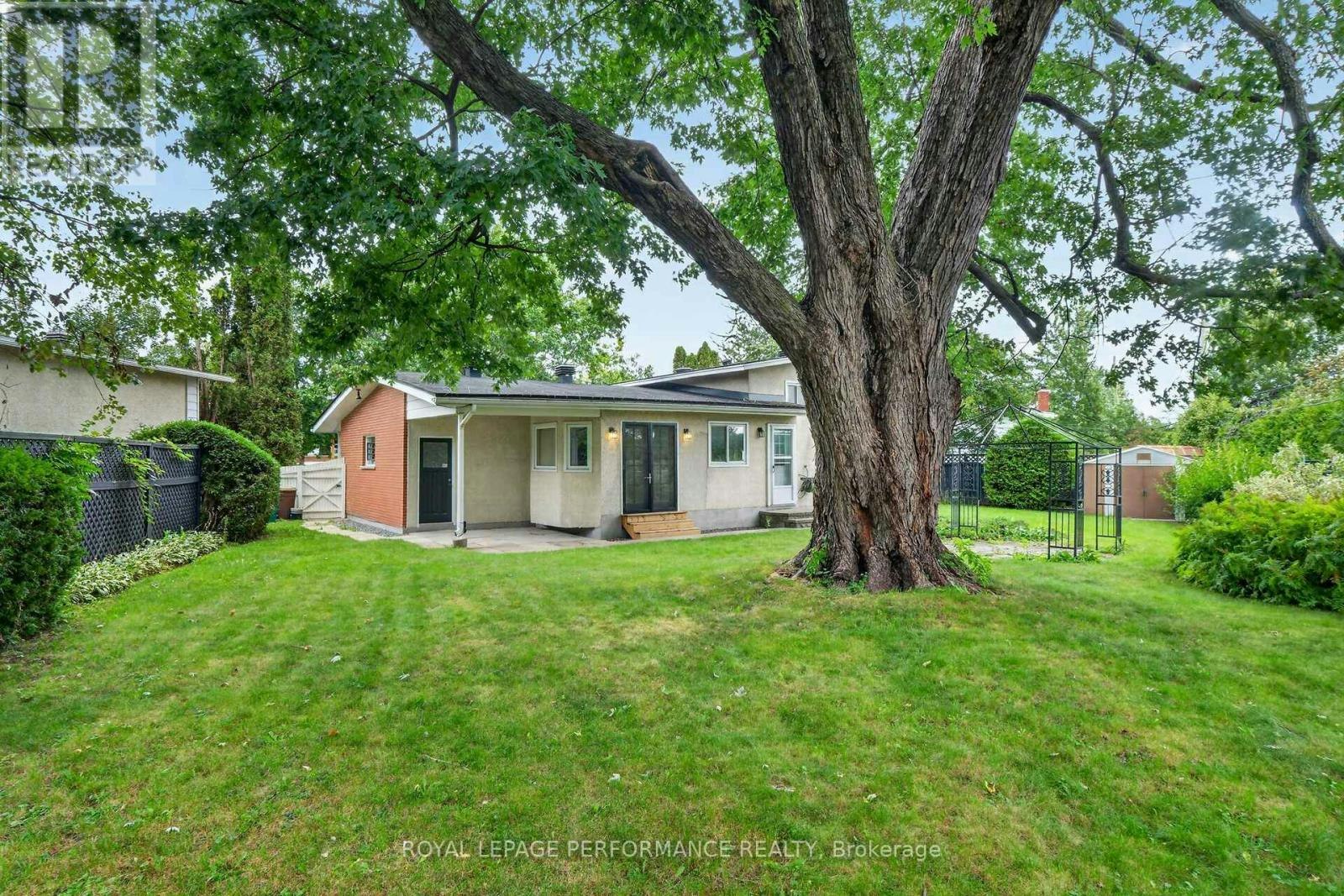 2337 Samuel Drive, Ottawa, ON, K1G 3C3 - 44