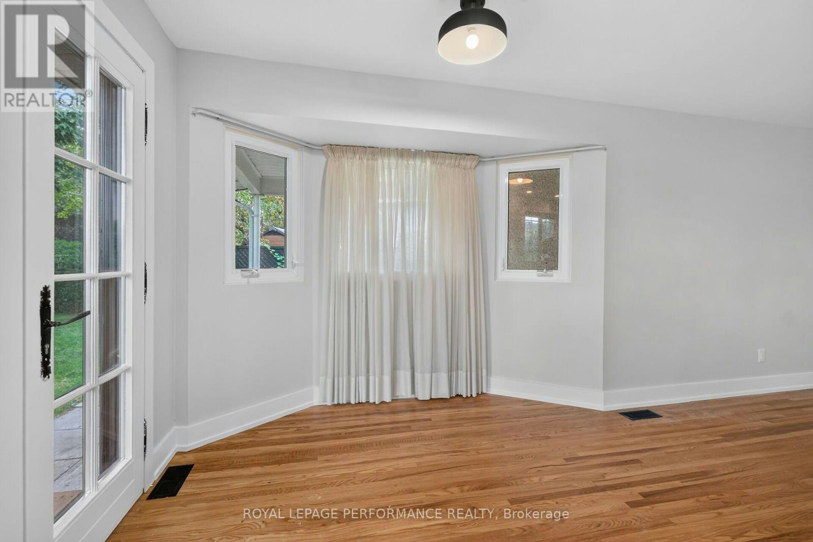 2337 Samuel Drive, Ottawa, ON, K1G 3C3 - 11