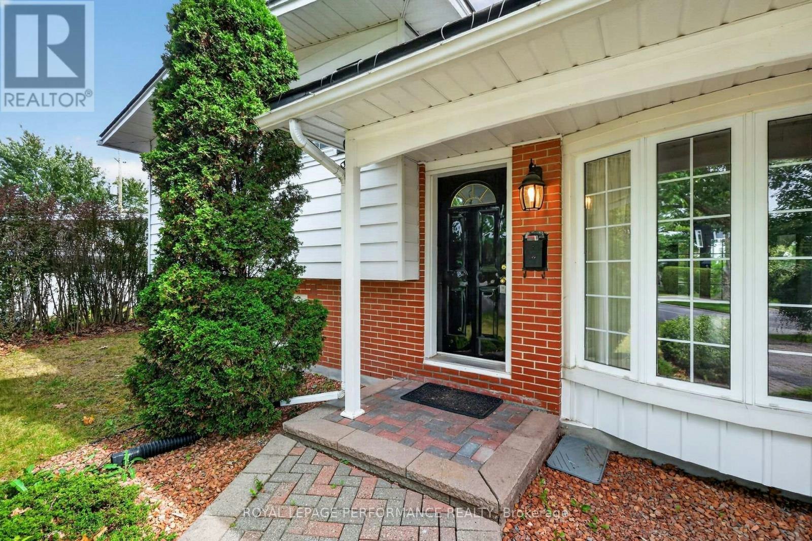 2337 Samuel Drive, Ottawa, ON, K1G 3C3 - 2