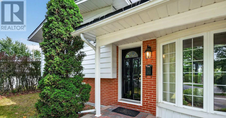 2337 Samuel Drive, Ottawa, ON, K1G 3C3 - 2