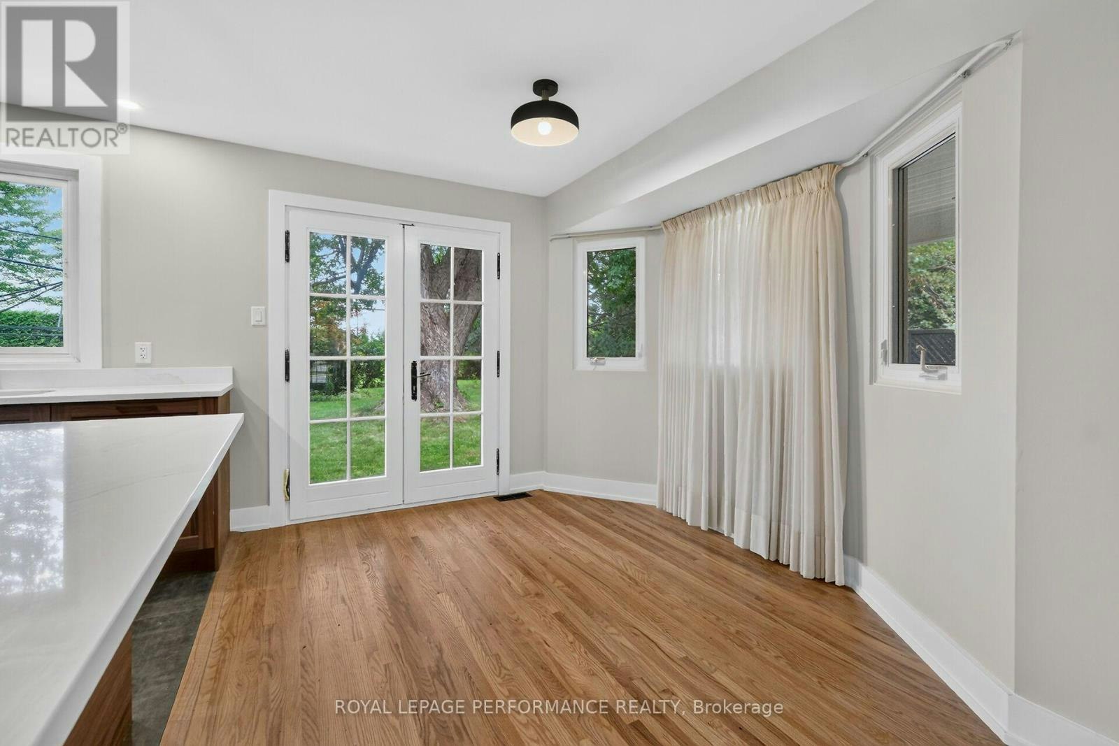 2337 Samuel Drive, Ottawa, ON, K1G 3C3 - 10