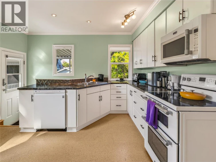 913 Moosejaw Street, Penticton, BC, V2A 5T5 - 25
