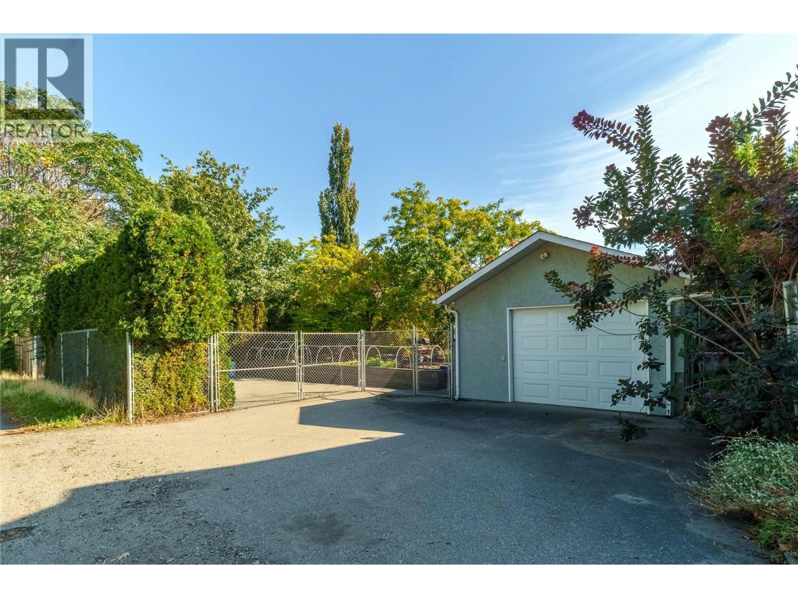 913 Moosejaw Street, Penticton, BC, V2A 5T5 - 37