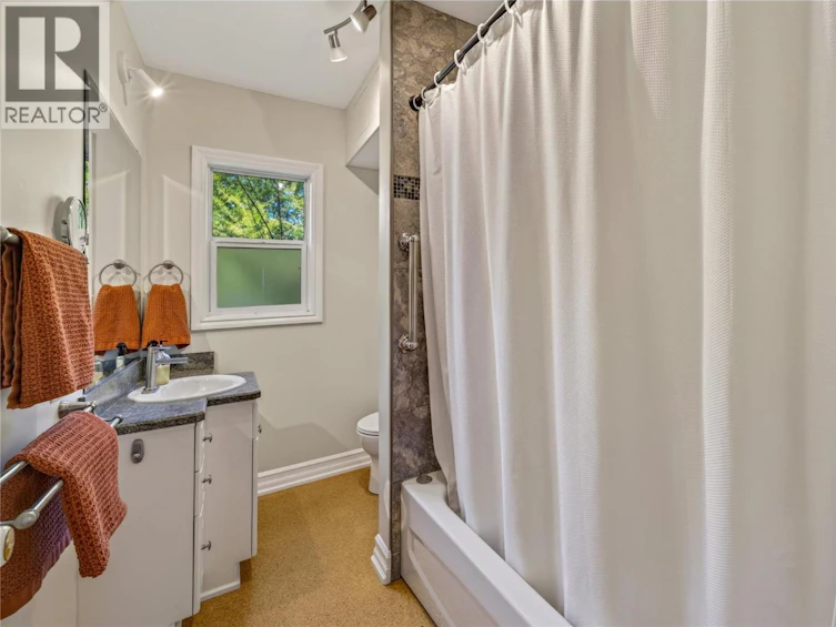 913 Moosejaw Street, Penticton, BC, V2A 5T5 - 28
