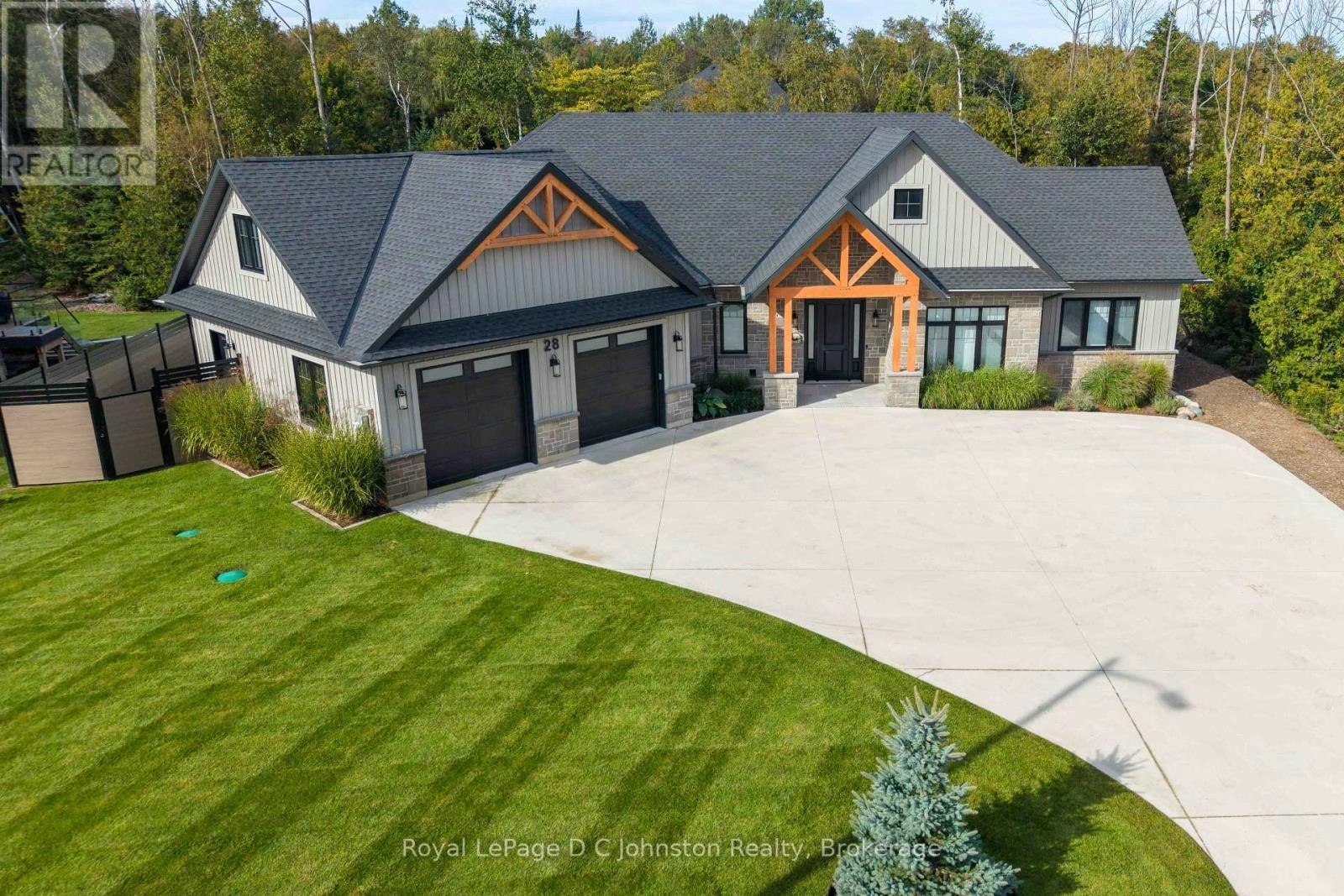 28 Lakeside Woods Crescent, Saugeen Shores, ON, N0H 2C6