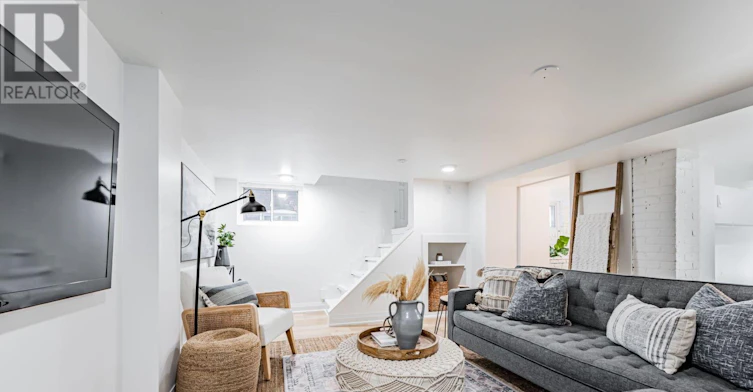 LOWER-101 Oakcrest Avenue, Toronto, ON, M4C 1B4 - 3