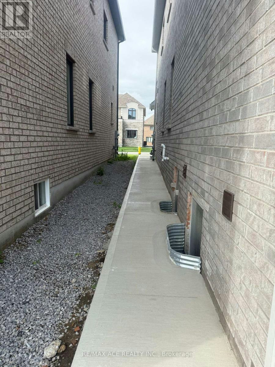 BSMT-2219 Beckman Crescent, Oshawa, ON, L1L 0W8 - 2