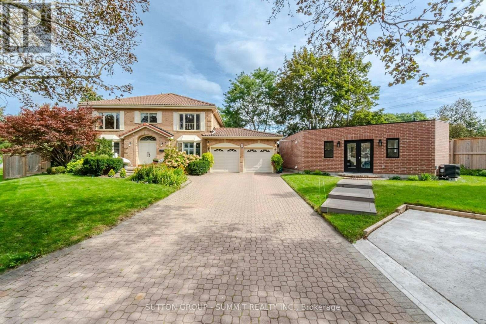 36 Inglenook Court, Whitby, ON, L1R 1H1