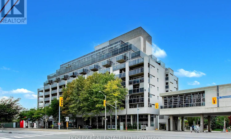 713-1050 The Queensway