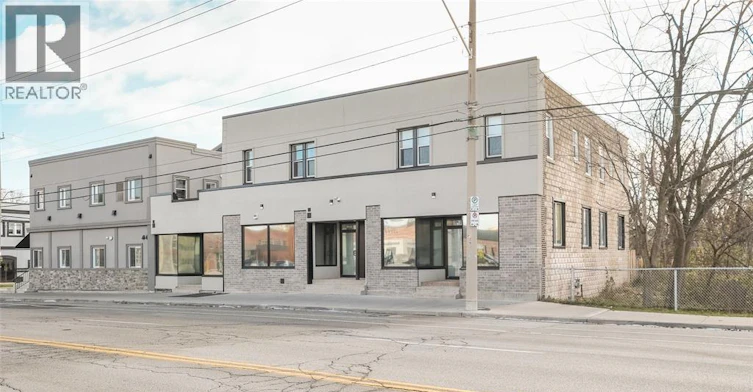 4-1231 Unversity Avenue, Windsor, ON, N9A 5T2