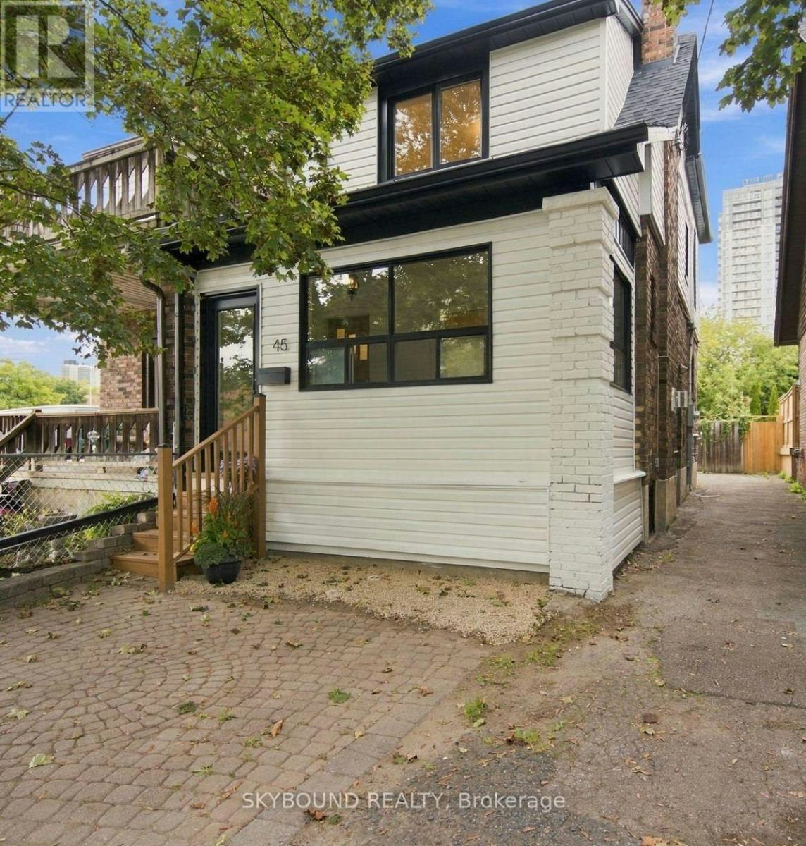 45 Westlake Avenue, Toronto, ON, M4C 4P7