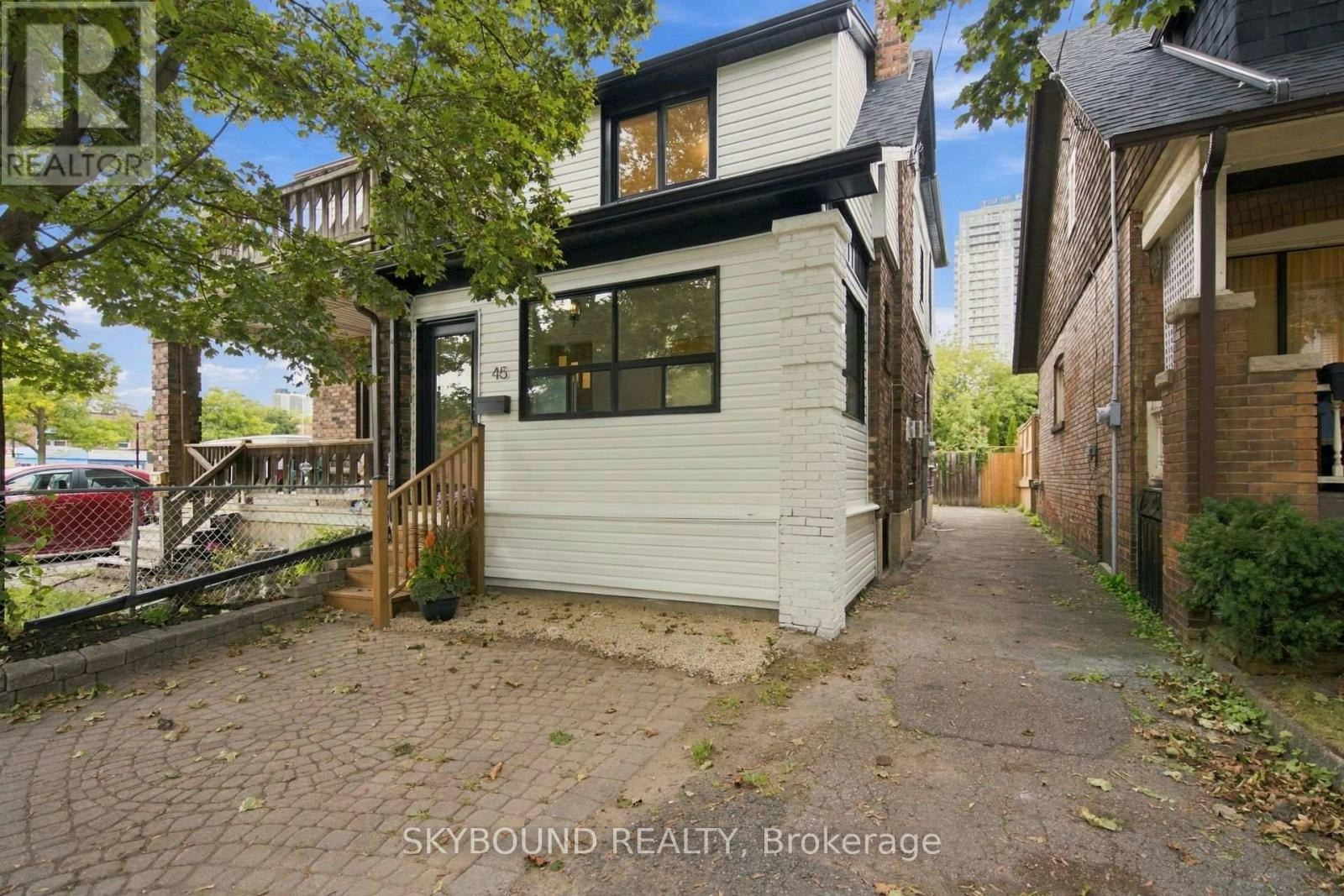 45 Westlake Avenue, Toronto, ON, M4C 4P7