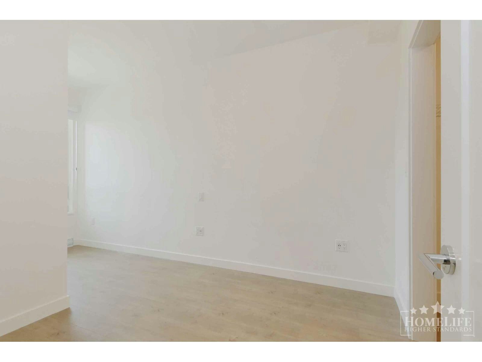 319-13760 75a Avenue, Surrey, BC, V3W 3W5 - 10