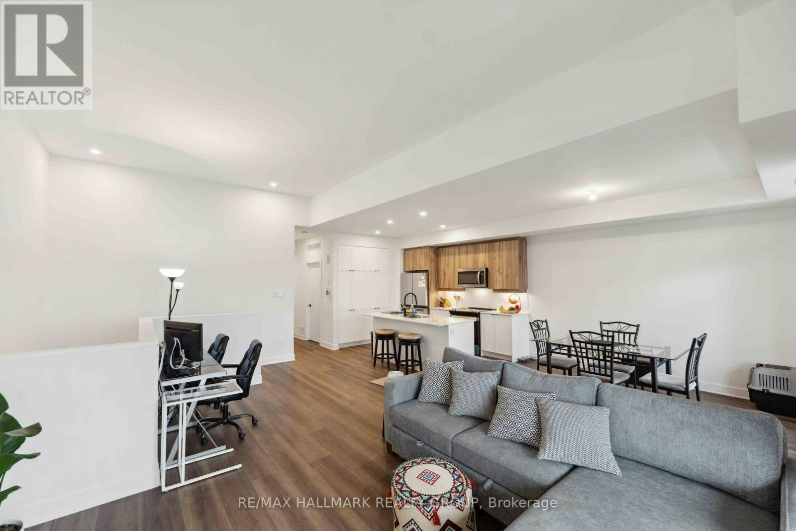 D-4793 Bank Street, Ottawa, ON, K1T 3W7 - 11