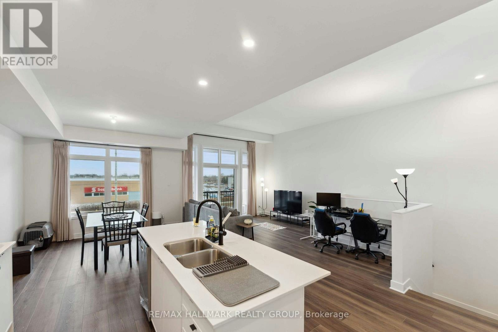 D-4793 Bank Street, Ottawa, ON, K1T 3W7 - 16