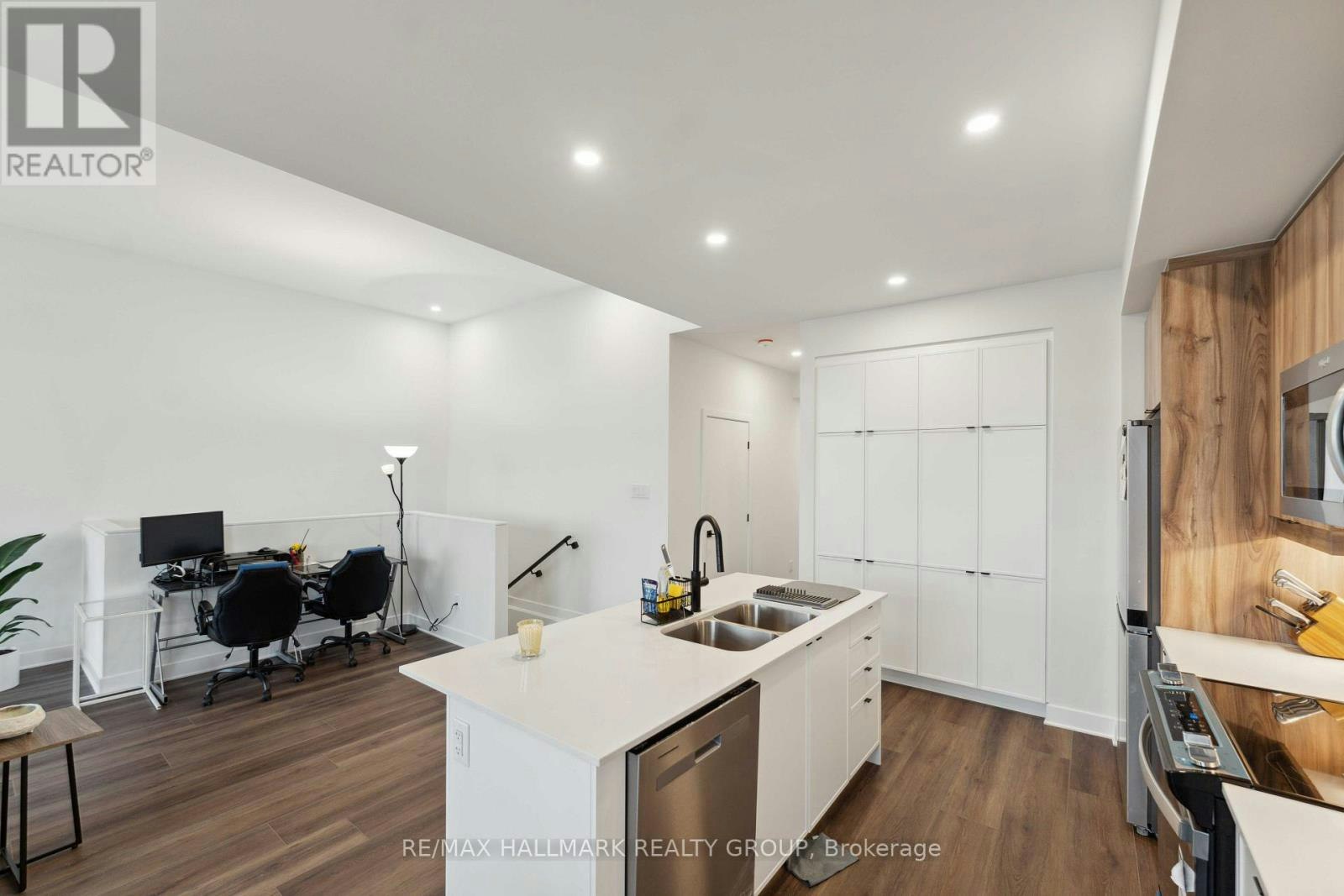 D-4793 Bank Street, Ottawa, ON, K1T 3W7 - 15