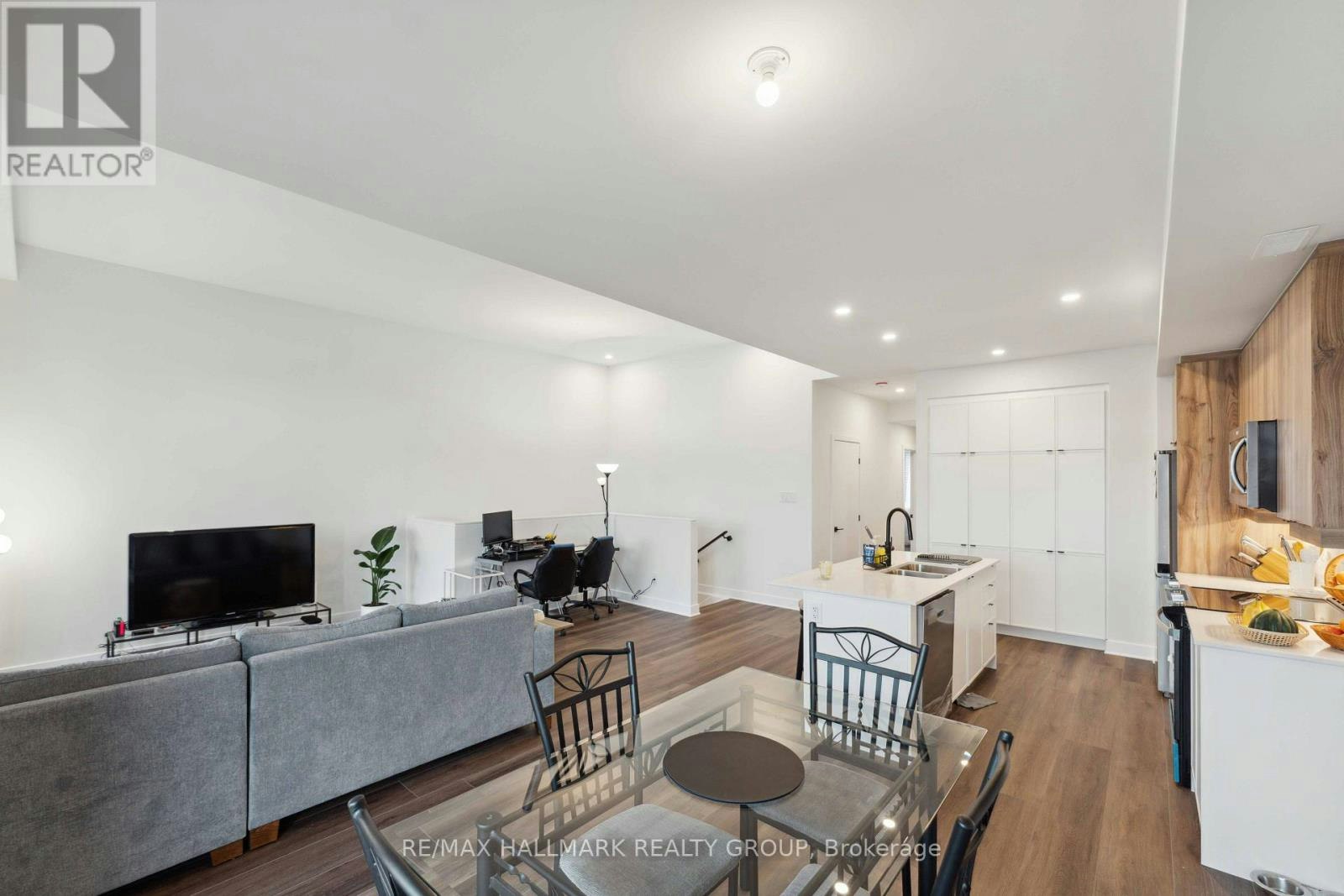 D-4793 Bank Street, Ottawa, ON, K1T 3W7 - 14