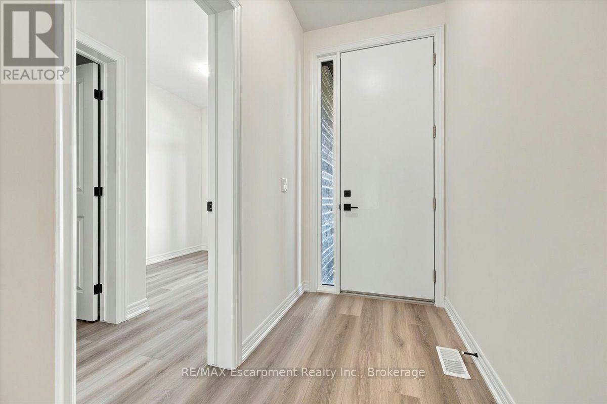 108 Valley Trail Place, Hamilton, ON, L8B 2A2 - 5