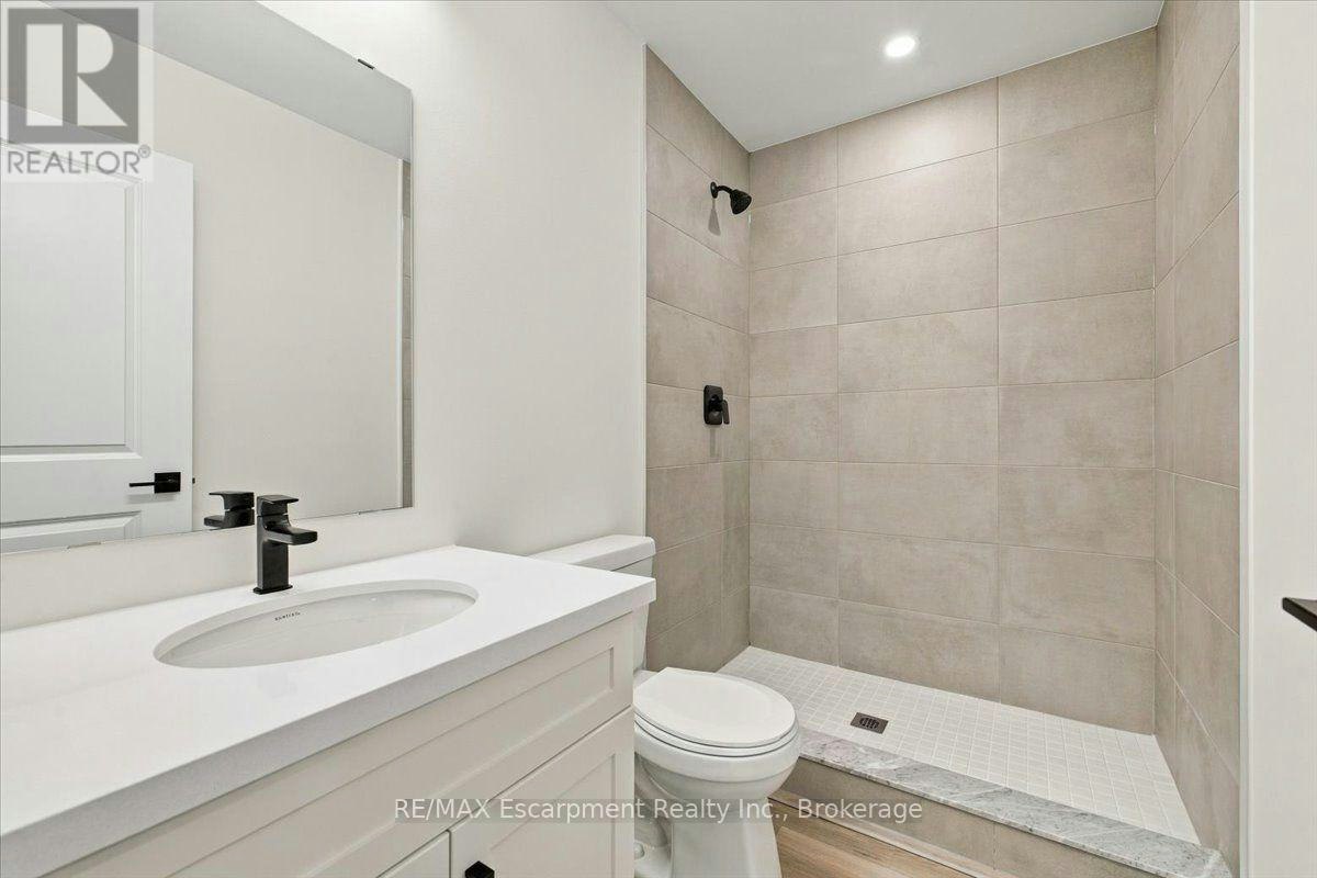 108 Valley Trail Place, Hamilton, ON, L8B 2A2 - 9