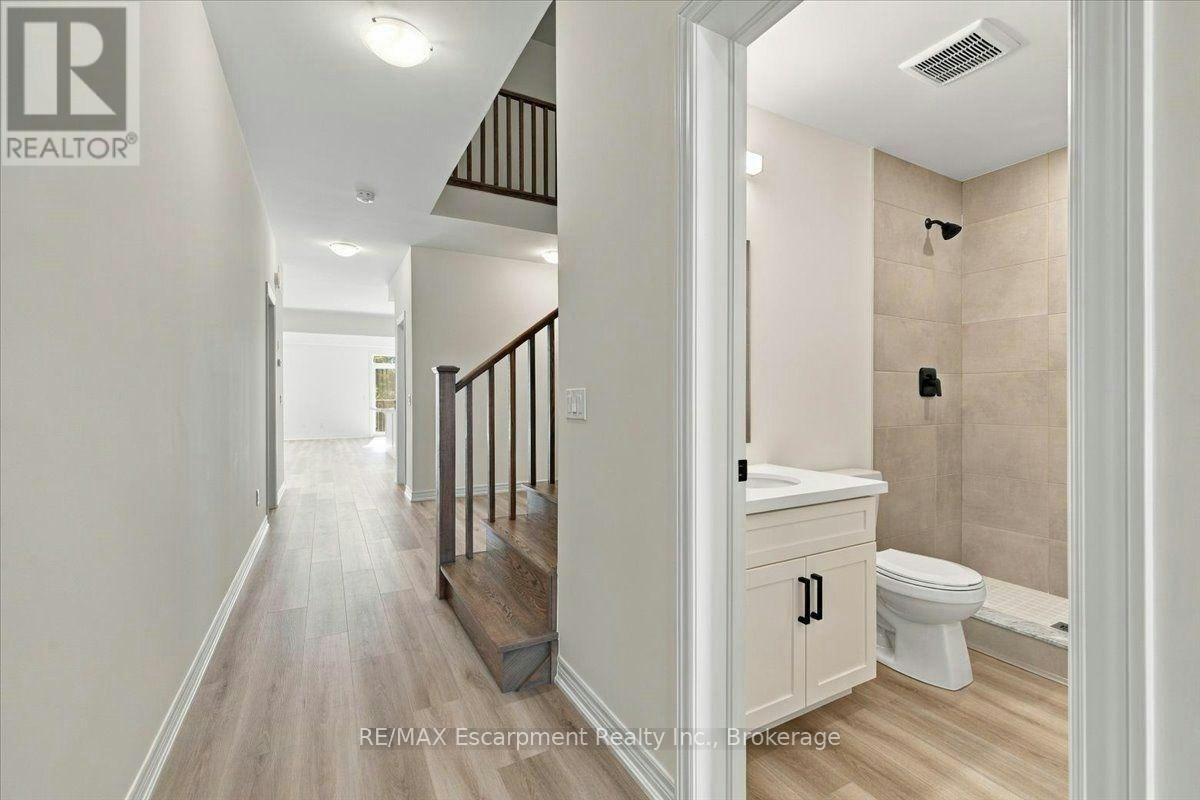 108 Valley Trail Place, Hamilton, ON, L8B 2A2 - 8